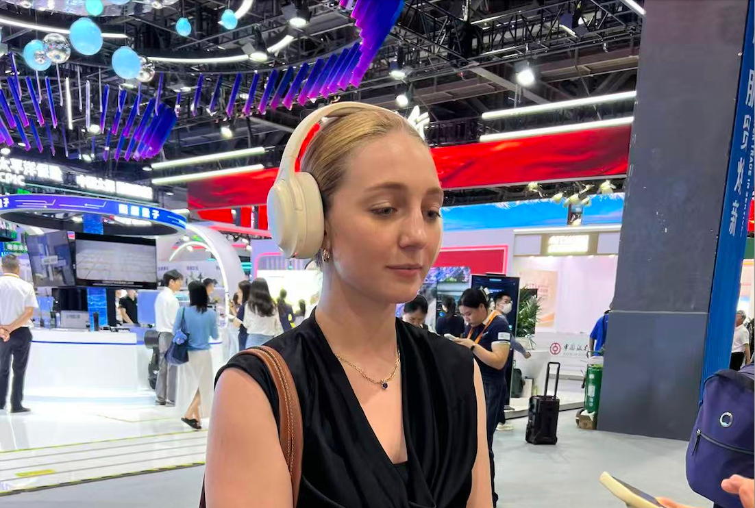 Exhibition Street Interview: Real First Reactions When People Try DreamPhones—And They Surprised Us